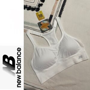 #119 NEW! New Balance White Sports Bra size Large